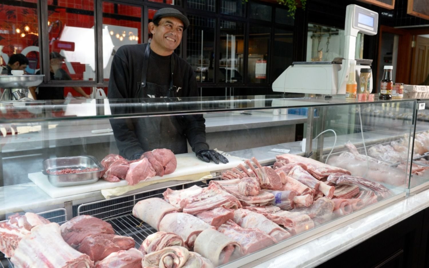 El descuento de Cuenta DNI en carnicerías, pescaderías y pollajerías: cómo es en abril
