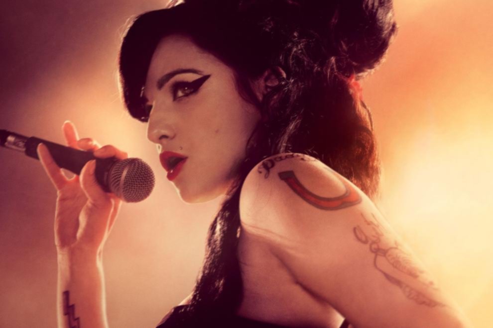 Amy Winehouse: la diva de talento único y final trágico vuelve a cantar sus penas en el cine