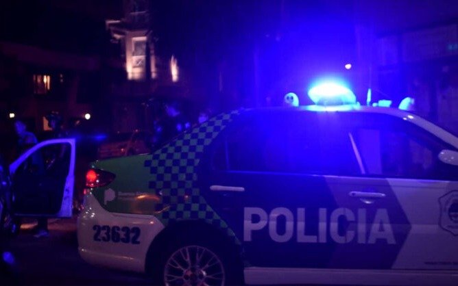 Colapsó y falleció un hombre en pleno Quilmes centro