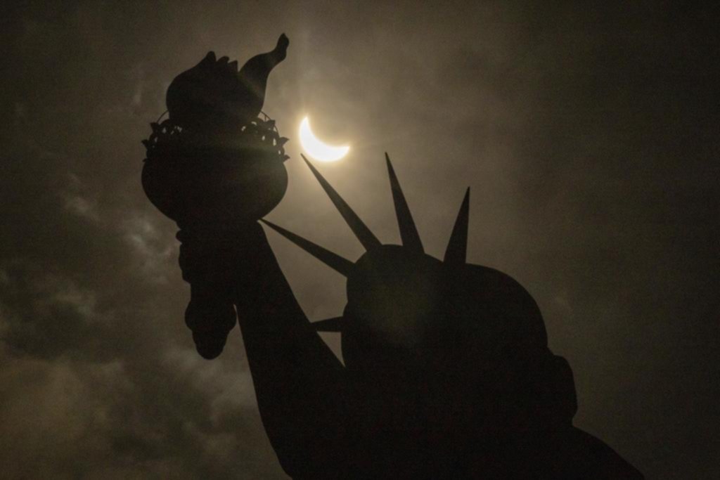 El eclipse solar atravesó México, Canadá y EE UU, con imágenes inolvidables