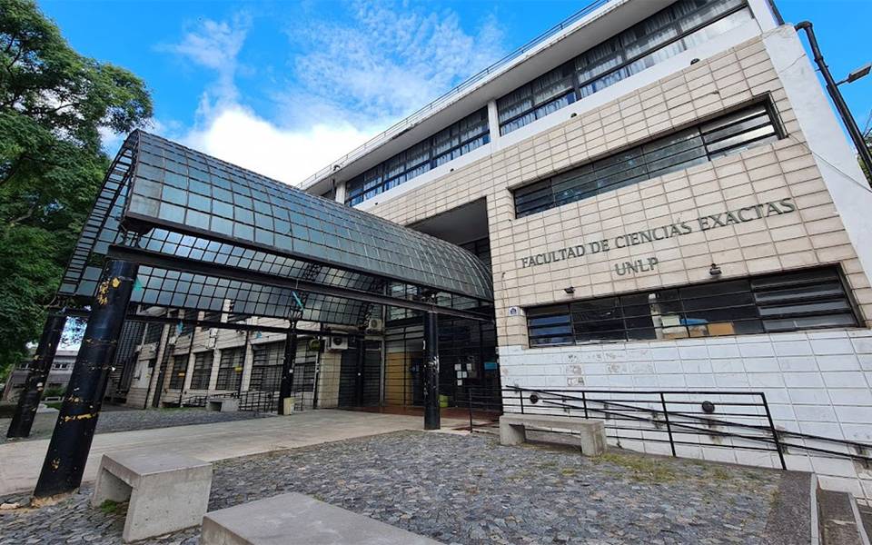 "Es imposible garantizar el funcionamiento de la facultad", alertó el decano de Ciencias Exactas de la UNLP