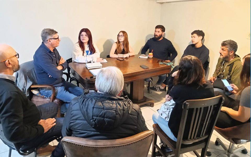 Reunión por la escuela Belgrano de La Plata