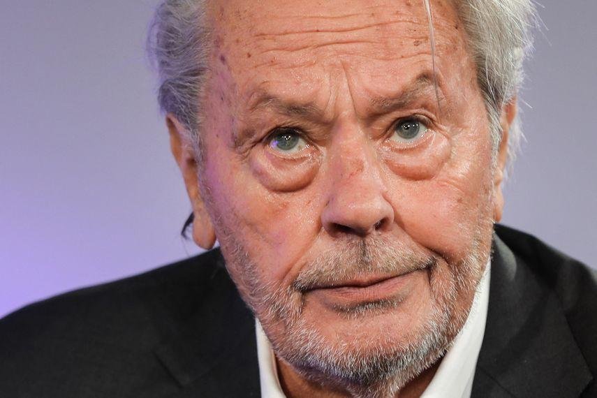 Alain Delon comunicó a través de su abogada que acepta la tutela “reforzada”