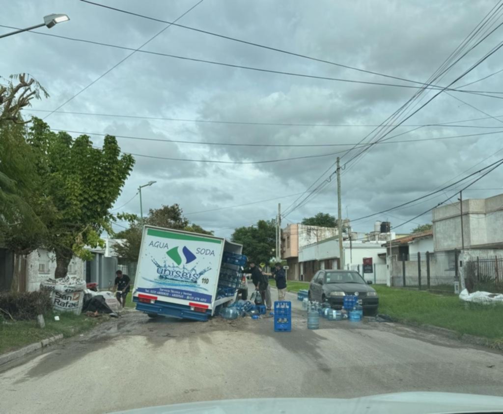 Meses sin respuesta y el pozo se tragó un camión