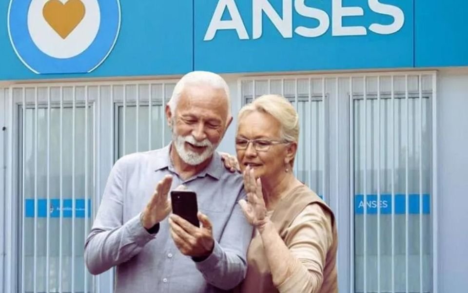 ANSES: quiénes pueden cobrar el bono extra de $90 mil en abril