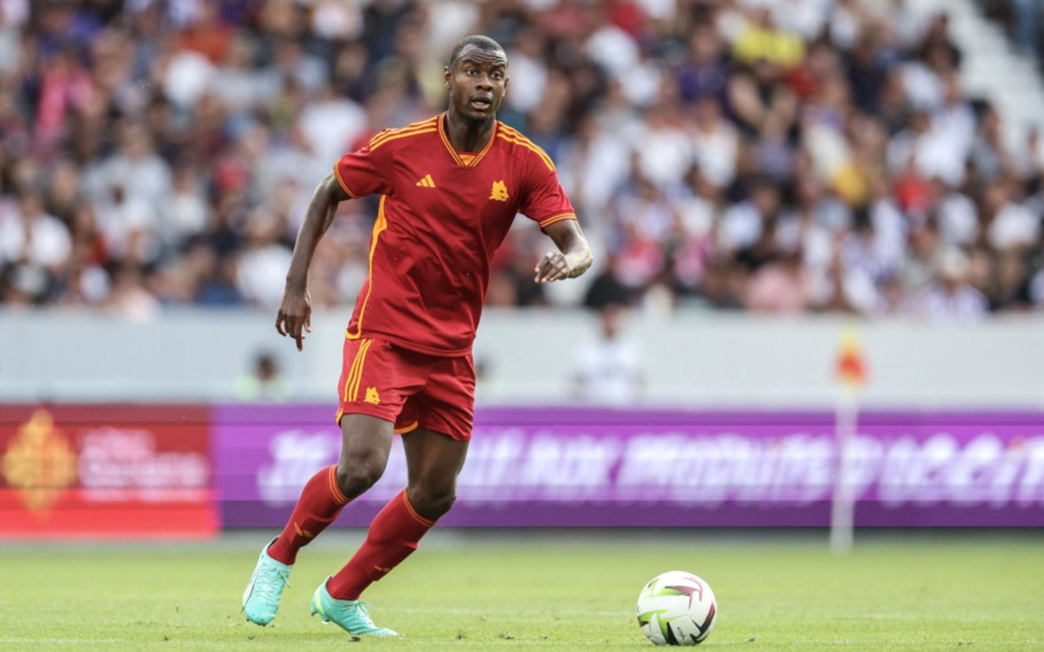 El futbolista de la Roma, Evan Ndicka, se descompuso en el partido ante Udinese y debió ser hospitalizado