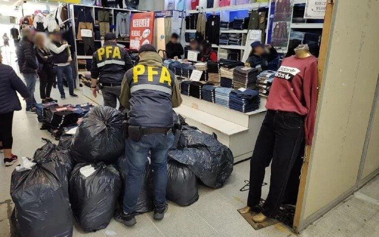 Quilmes Mall: secuestraron ropa apócrifa por más de $25 millones