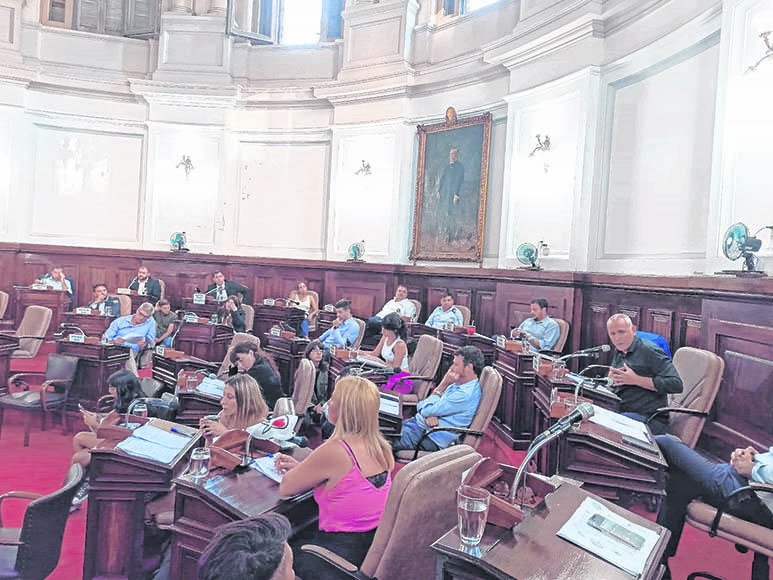 Inicia en el Concejo el debate por los números del último año de Garro