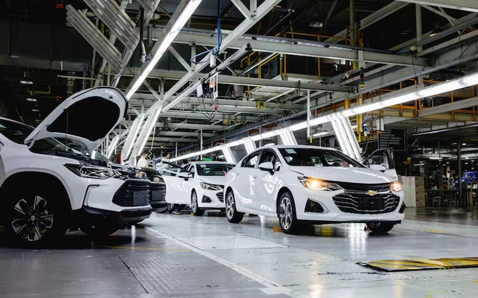 Crisis automotriz: General Motors anunció que paraliza su planta en Argentina