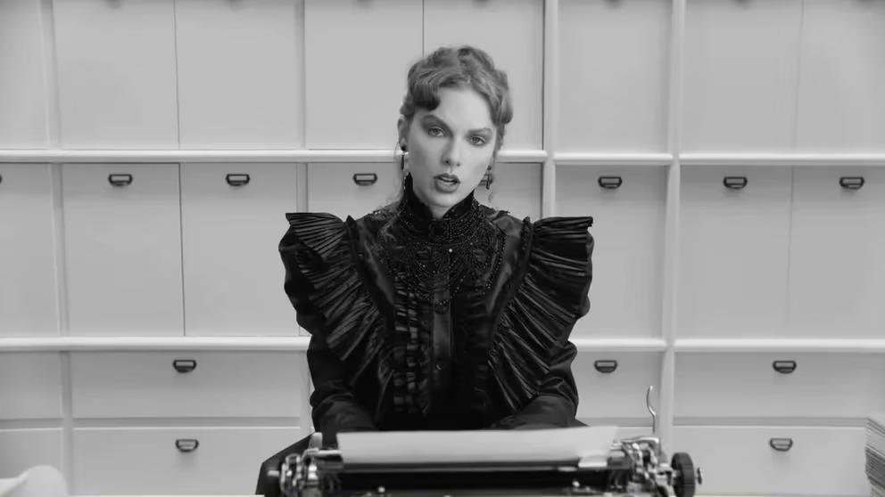 Taylor Swift una máquina de romper récords