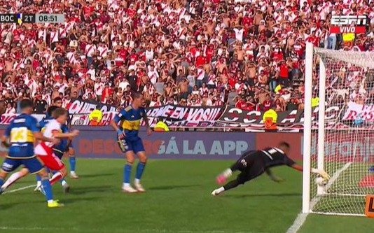 VIDEO. La espectacular salvada de "Chiquito" que marcó la remontada ante el Millonario