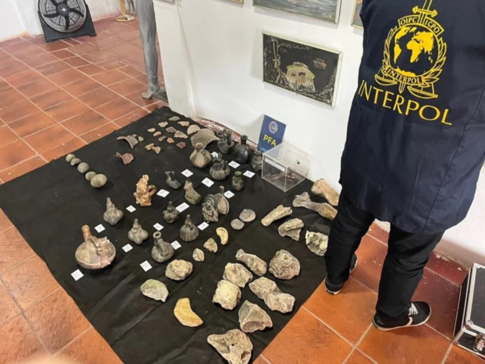 Recuperan más de 60 piezas arqueológicas
