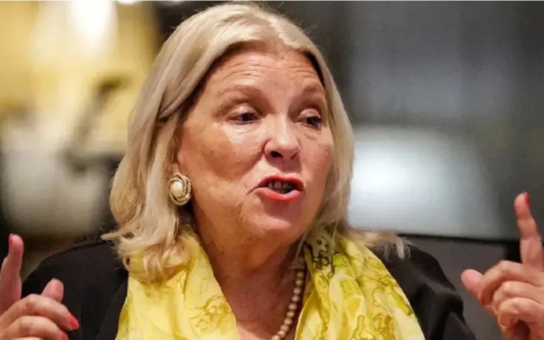 Carrió denunció la existencia de un documento que propone votar la Ley Bases "a mano alzada"