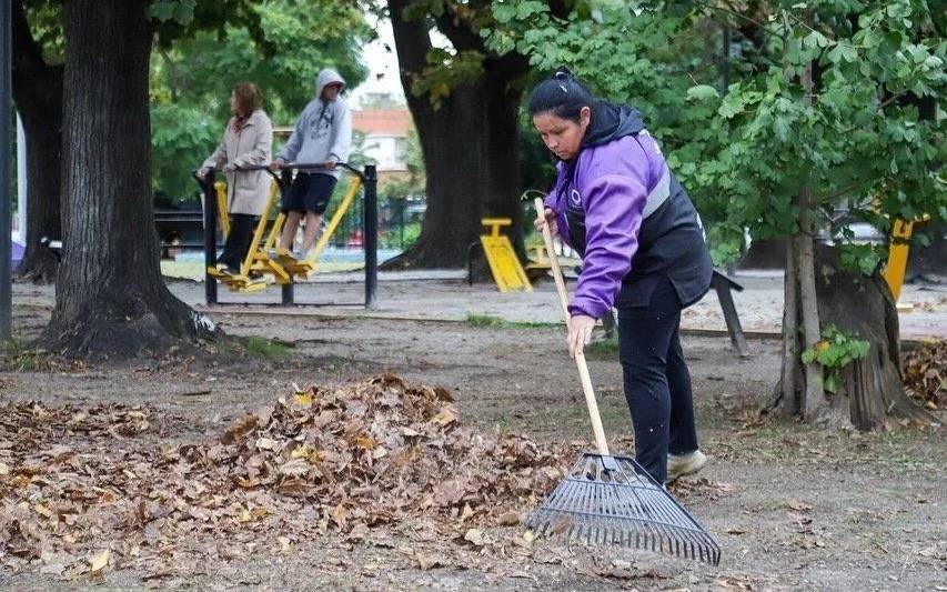 Operativo limpieza en el Barrio La Colonia