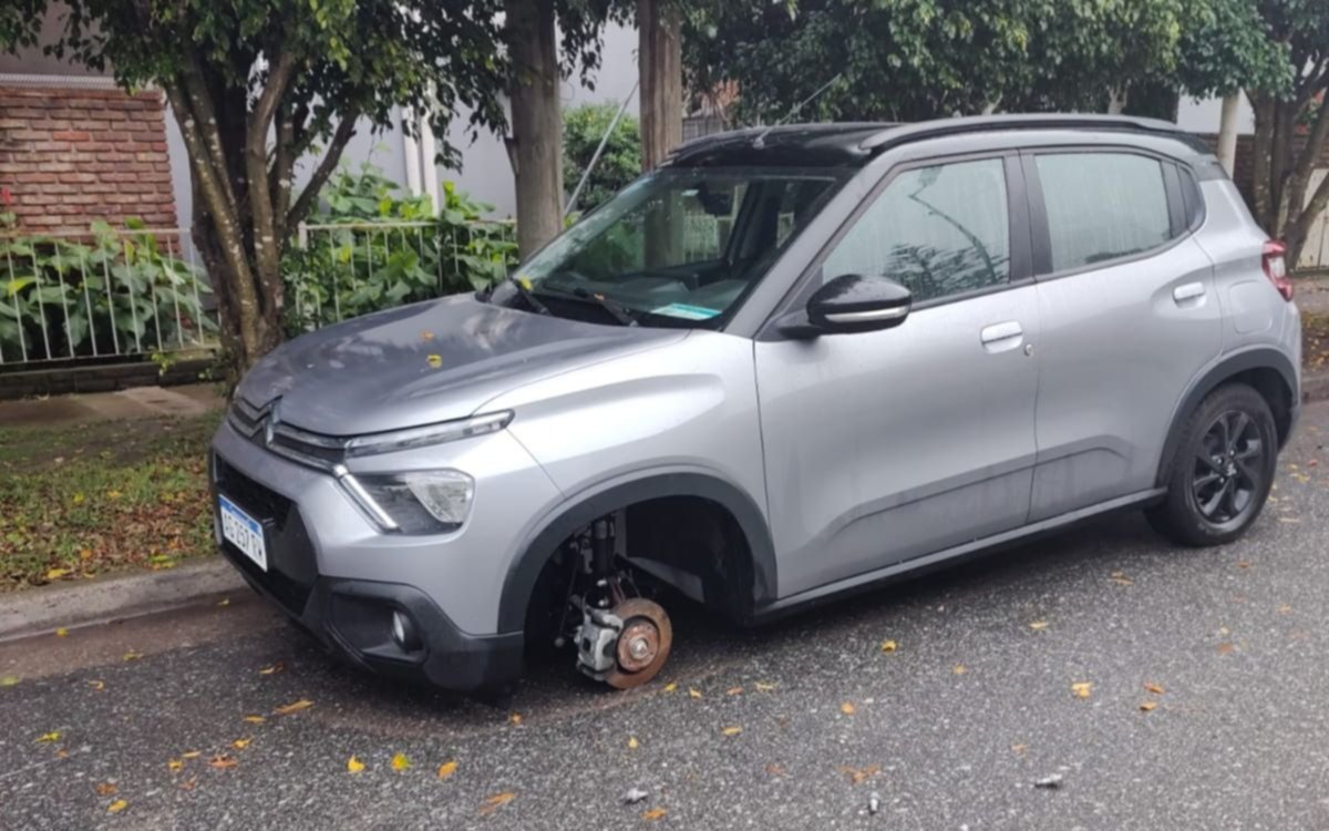 La Plata: los "roba ruedas" volvieron al ataque y se escaparon tras desmantelar dos camionetas