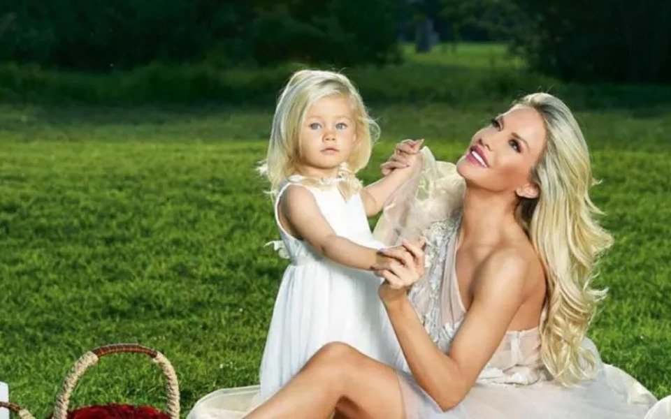Luciana Salazar se quebró al aire en el programa de Viviana Canosa al hablar de su hija: "Tuve días oscuros"