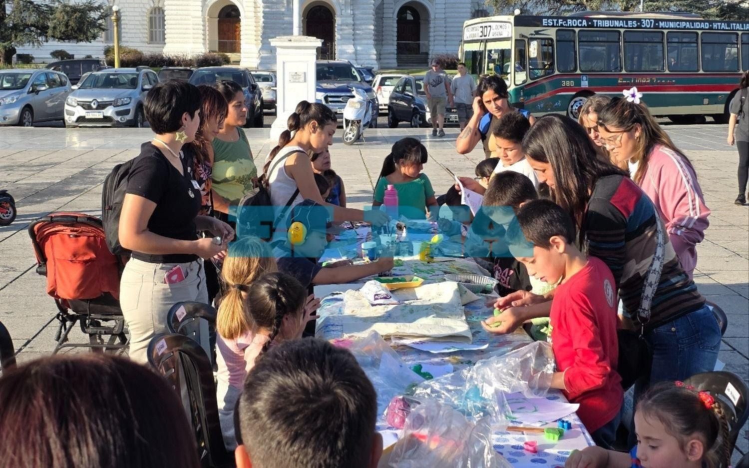 Actividades en la Plaza Moreno en el Día Mundial de la concientización del Autismo