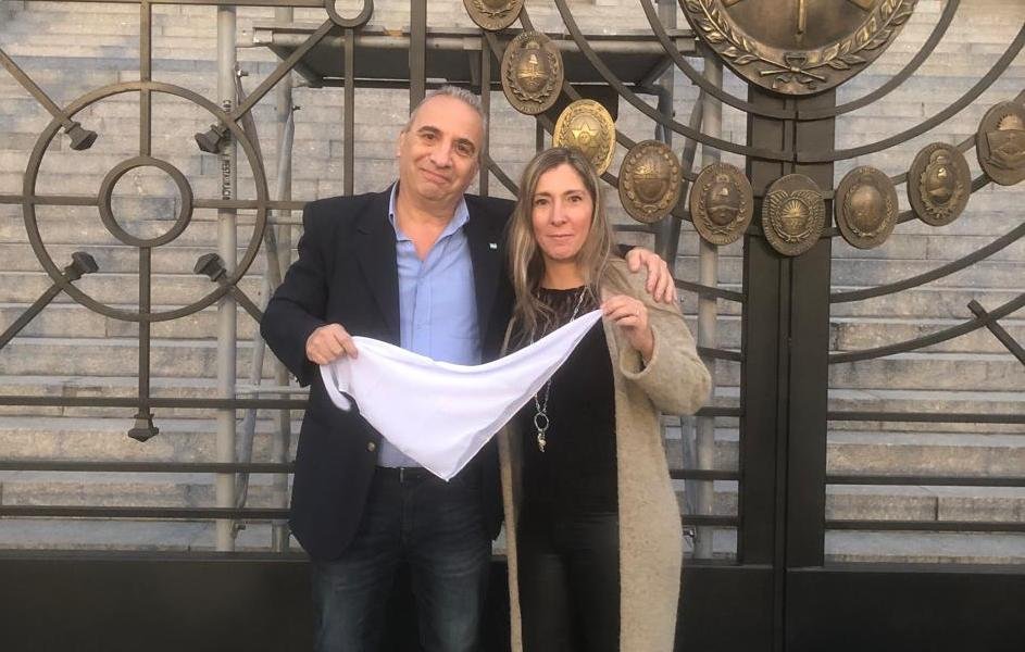 El soldado, la nena y una carta: emotiva historia de un ex combatiente platense en Malvinas
