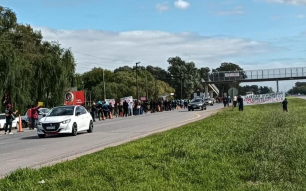 Otra protesta en la ruta 2 contra la instalación de usinas termoeléctricas