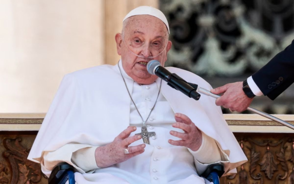 El Papa Francisco sorprendió a todos y abrió su corazón: "Estoy enfermo, débil y dependo de los demás"