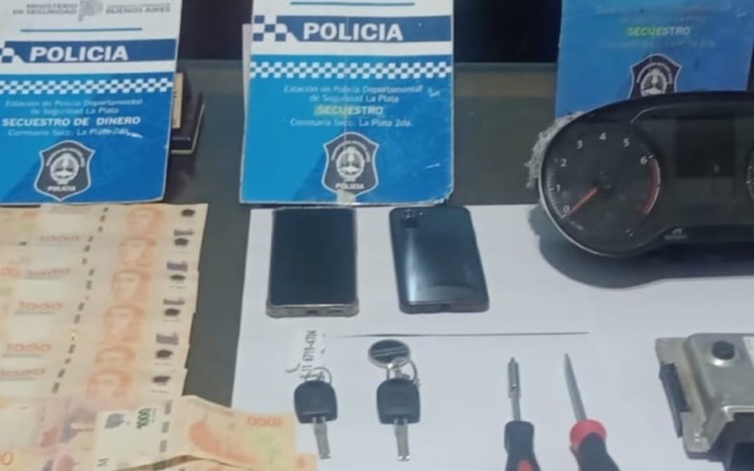 "Con una computadora": la modalidad de robos de autos que llegó a La Plata