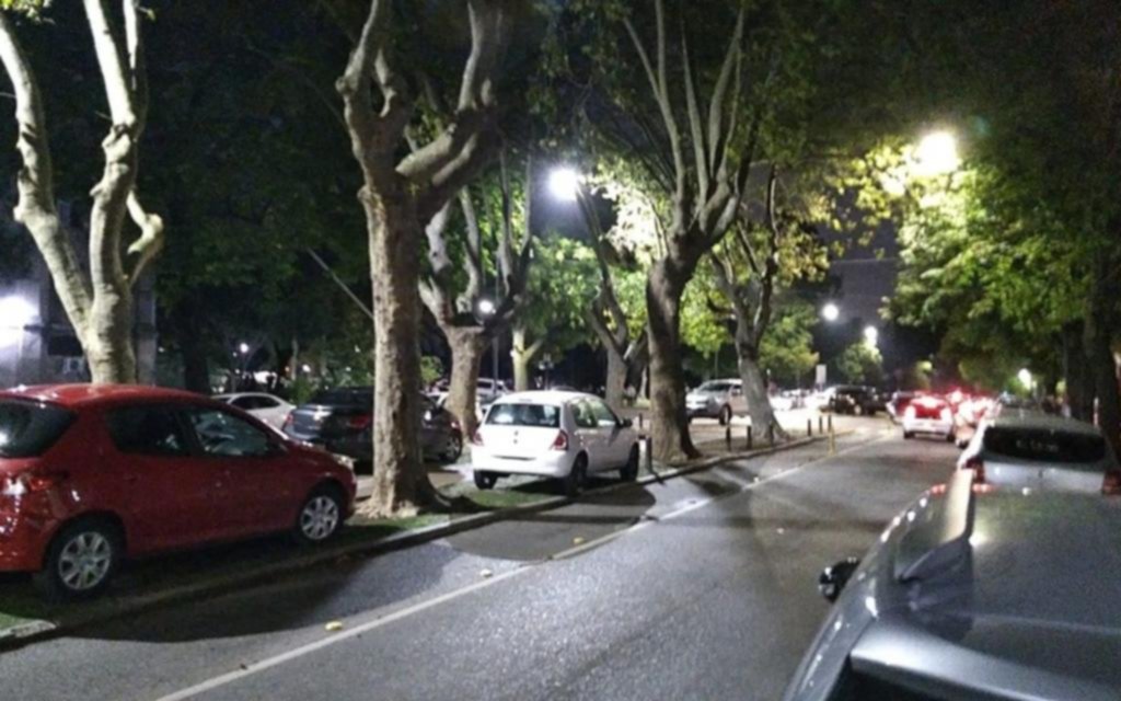 Con los partidos, la rambla de 53 entre 2 y 3, copada por trapitos y vehículos