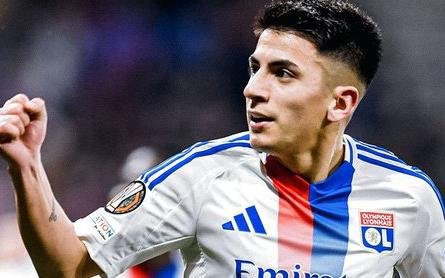 Lyon salvó la ropa con un golazo de tiro libre de Thiago Almada