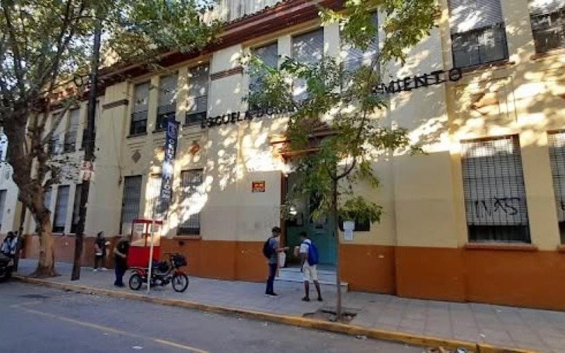 Escuela Nº 19 de Quilmes organiza feria de emprendedores a beneficio de la institución