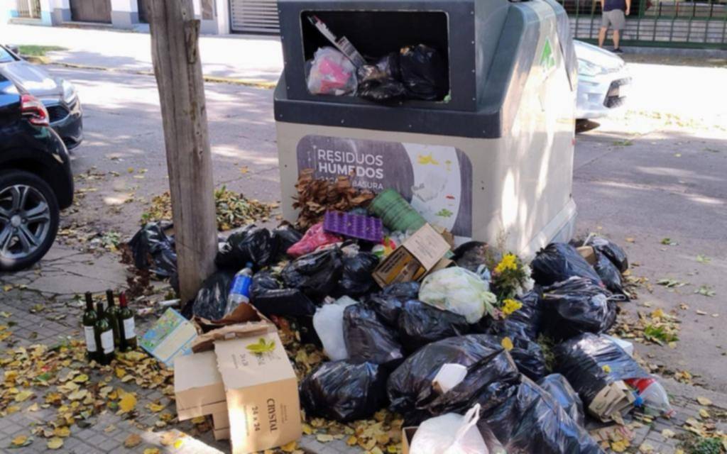 Una cuadra llena de basura y “olor nauseabundo”