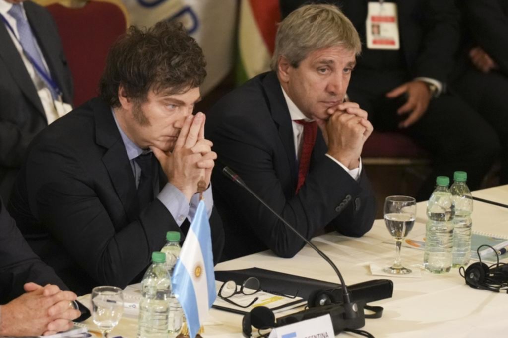 ¿A cuánto abre el dólar este lunes 14 de abril?: expectativas e incertidumbre por el fin del cepo para las personas