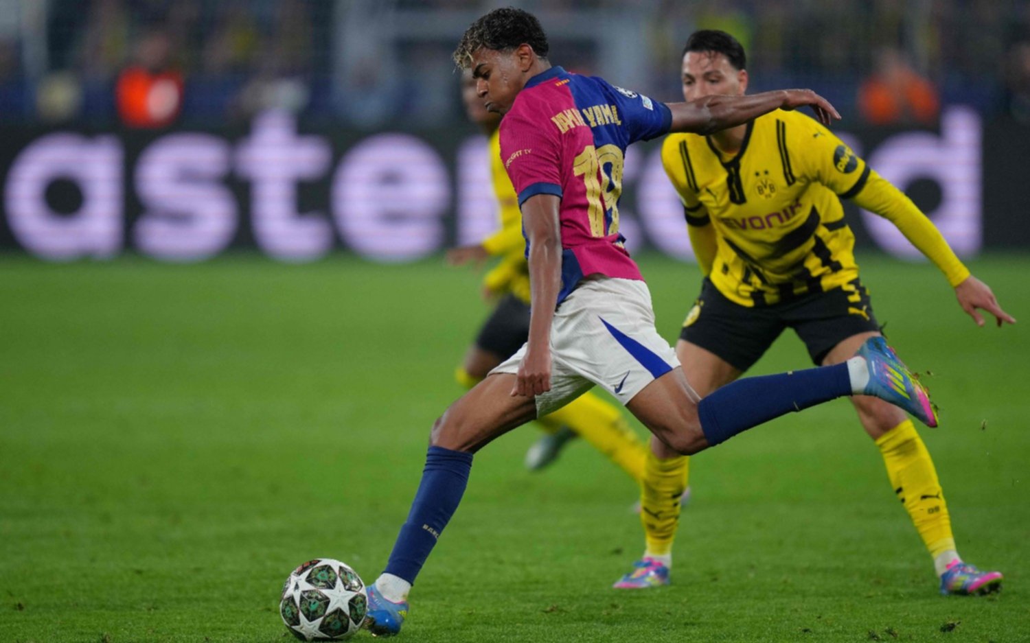 Barcelona cayó 3 a 1 ante el Borussia Dortmund, pero clasificó a las semifinales de la Champions League