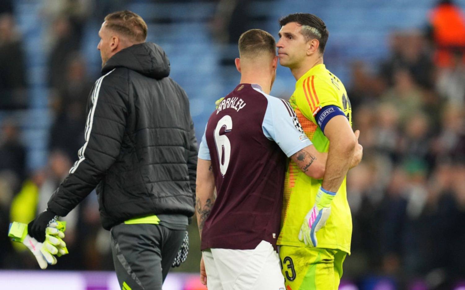 El Aston Villa de Dibu Martínez cayó 3 a 2 ante el PSG y fue eliminado de la Champions League