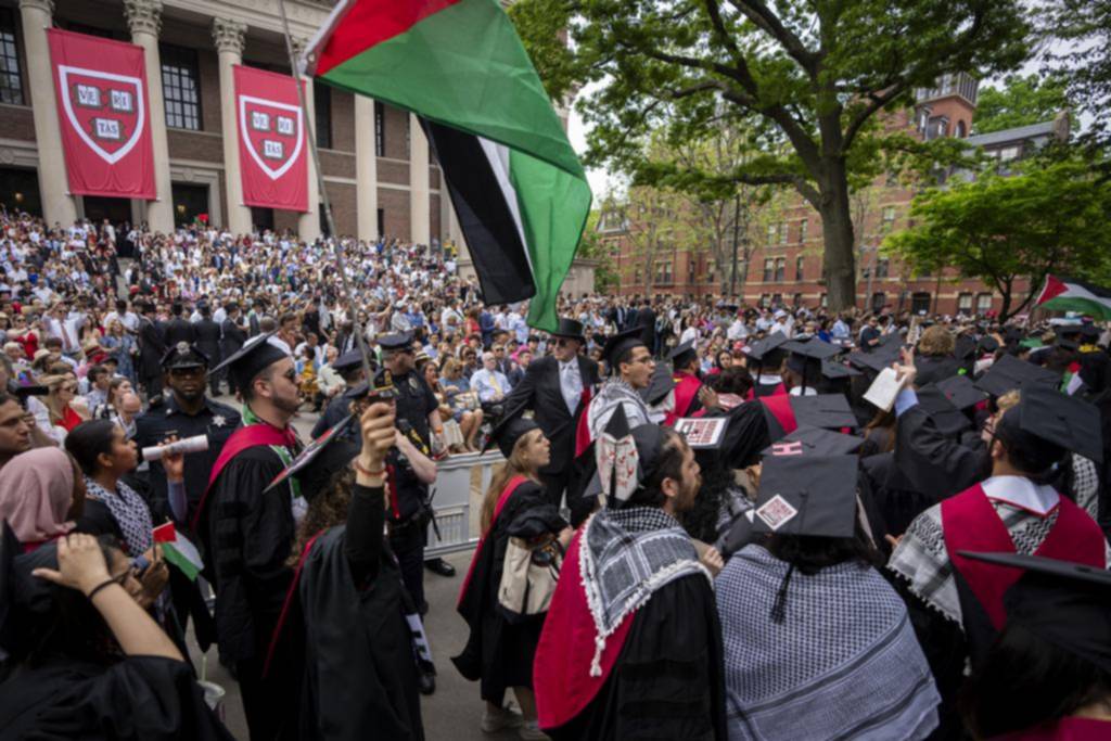 Trump vs. Harvard: le congeló fondos millonarios