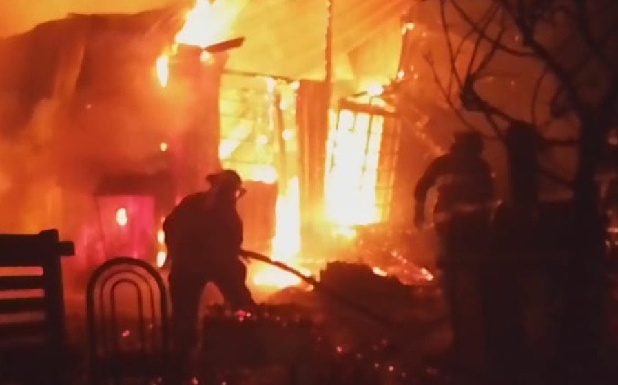 Piden donaciones para familia que perdió todo en un incendio