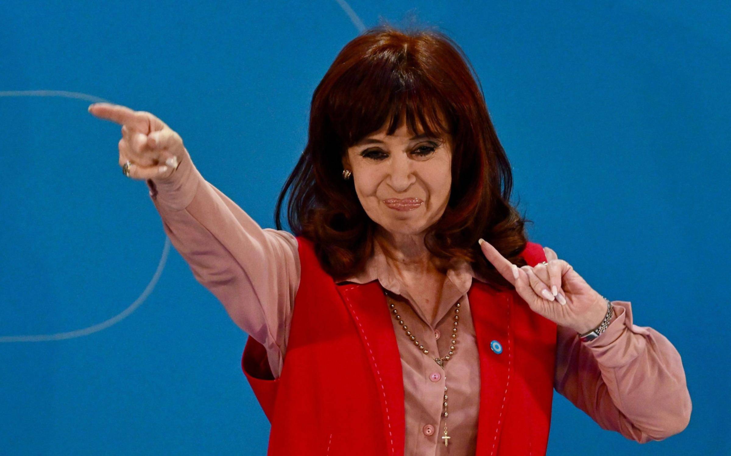 Cristina Kirchner, entre mantener la candidatura y a la espera de un gesto de Kicillof