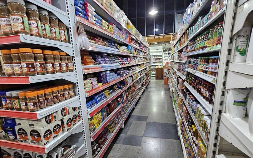 Cruces por los precios: tensión entre supermercados y alimenticias tras el nuevo esquema cambiario
