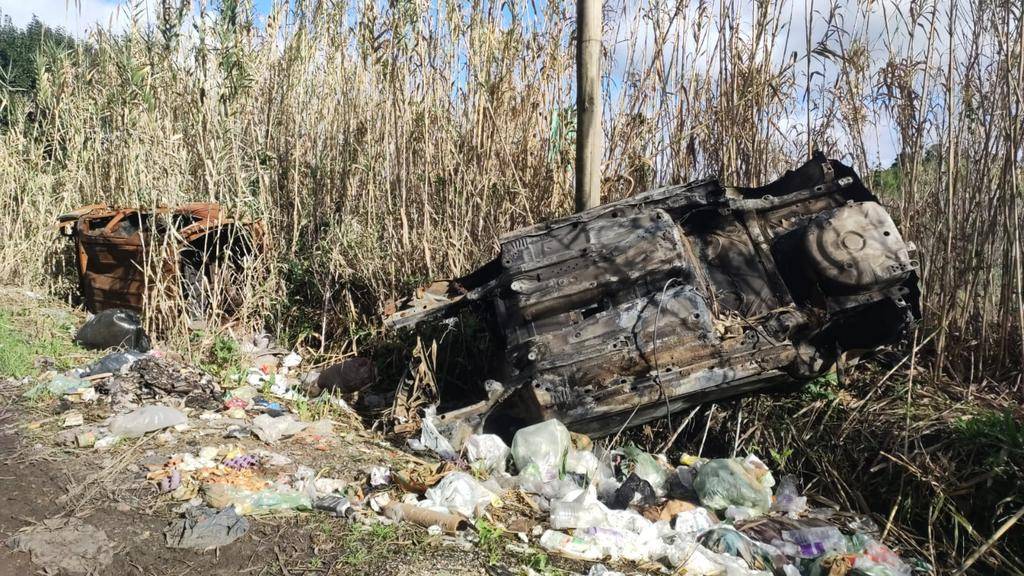 Denuncian “abandono” en Arana: basurales, calles detonadas y falta de luz