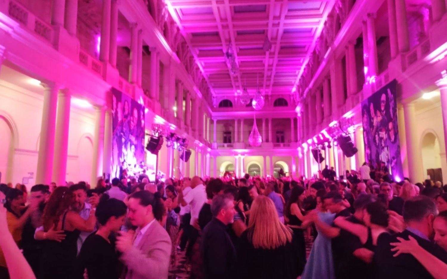La décima edición del Baila Tango tiene su cierre en el Pasaje Dardo Rocha