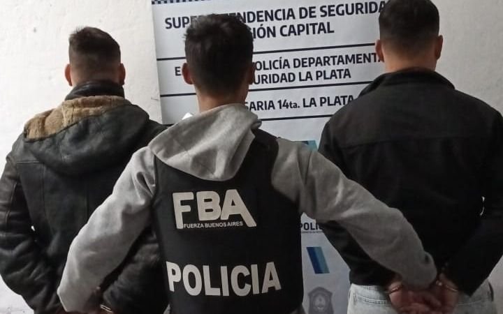Motochorros detenidos en una persecución tras perder el control del rodado en Melchor Romero