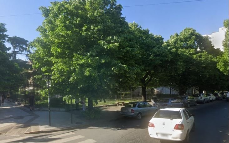 Dos menores asaltaron a un joven en el centro de La Plata, a plena luz del día