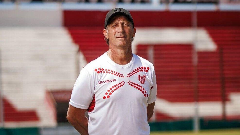 Sigue Flores pero suenan nombres para la sucesión
