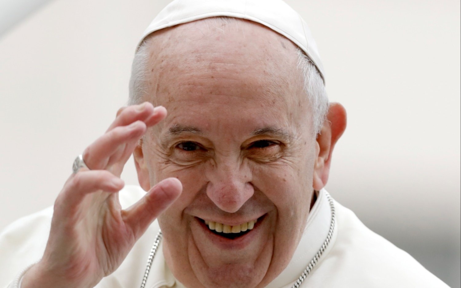 La UCALP lamentó profundamente el fallecimiento del Papa Francisco