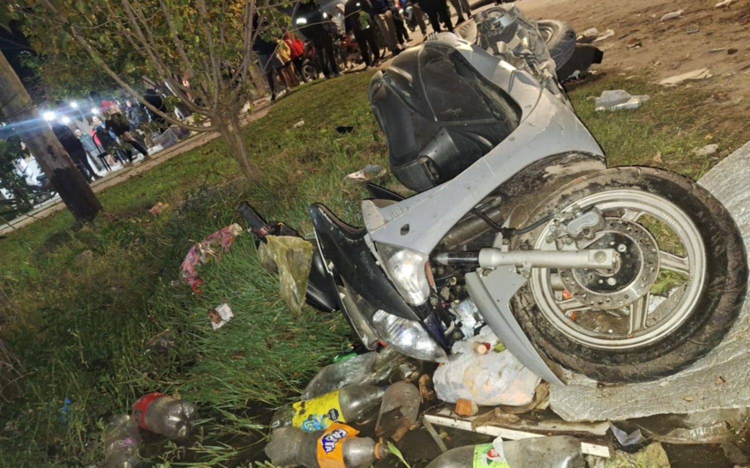 Accidente trágico en Los Hornos: chocó contra un auto y murió