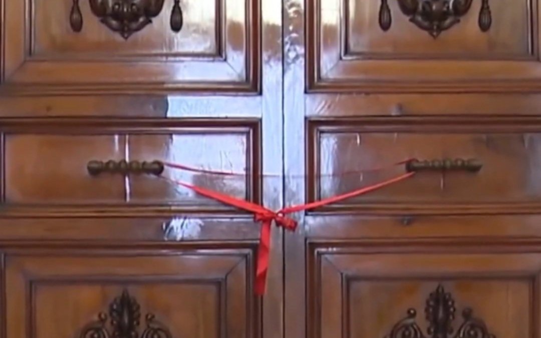 Sellaron la habitación del papa Francisco en el Vaticano tras el rito de constatación de su muerte