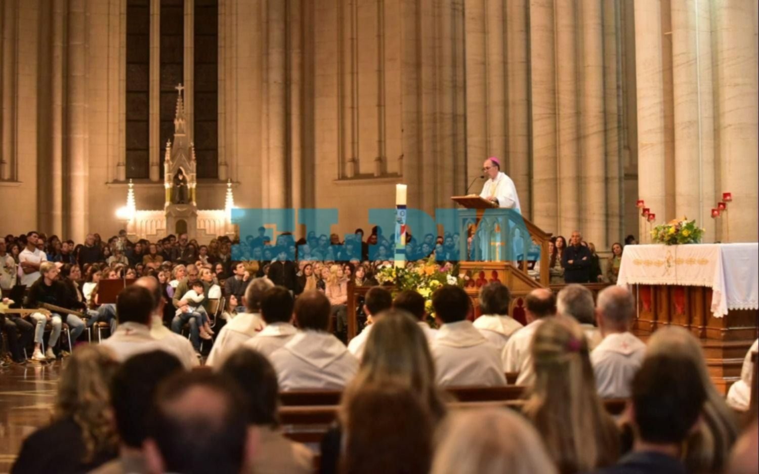 En fotos | La Plata llora la muerte de Francisco: el Papa fue despedido con una misa en la Catedral