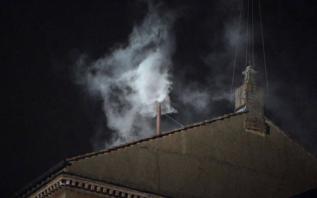 De "cónclave" a "fumata blanca": uno por uno, los términos que se utilizan en una transición papal
