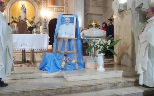 Masiva Misa en Quilmes honra la memoria del Papa Francisco