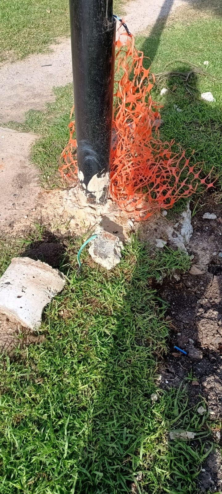 Vecinos de Plaza Güemes advierten por cables sueltos y poca iluminación