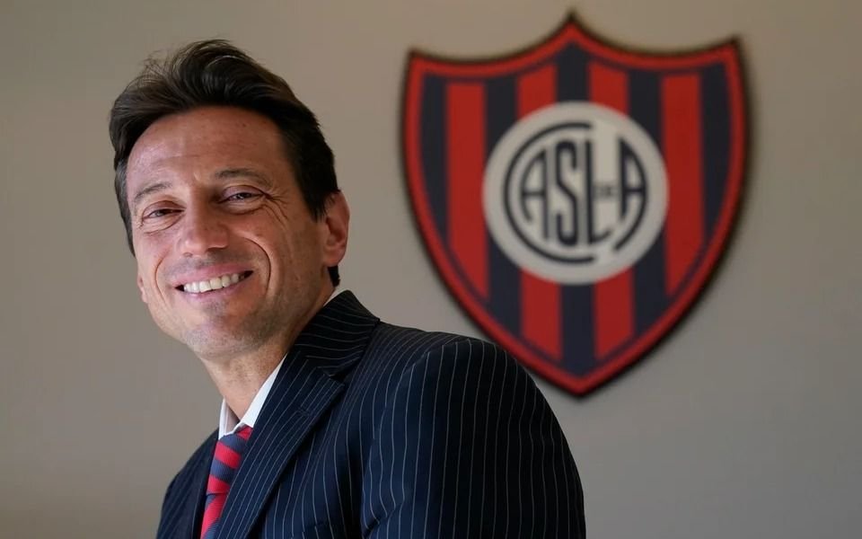 Acorralado por la sospecha de haber cobrado una coima, pidió licencia el presidente de San Lorenzo