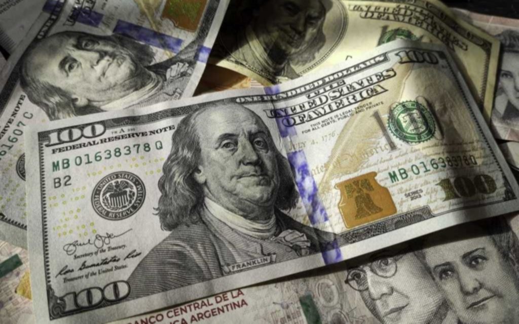 El dólar volvió a subir y se aleja de los $1.000